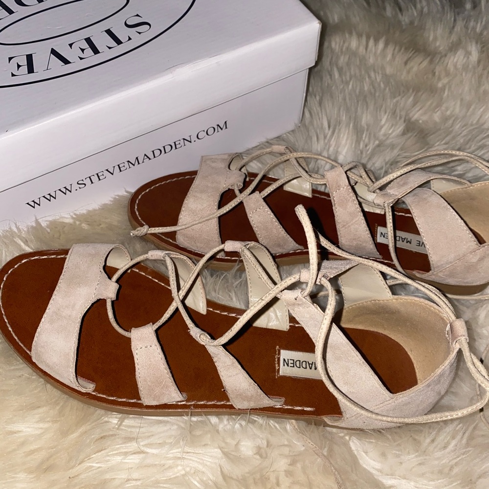 LIKE NEW!! Steve Madden Lace Up Gladiator Sandals
